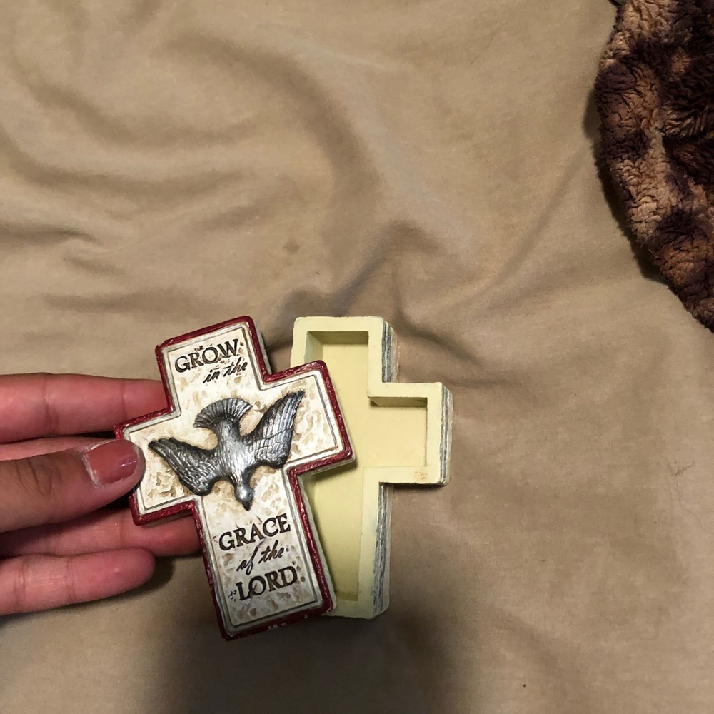 Super adorable cross keepsake
